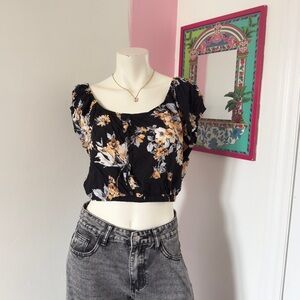 Ambiance Apparel Short Sleeve Peach/Grey Floral Print Crop Top